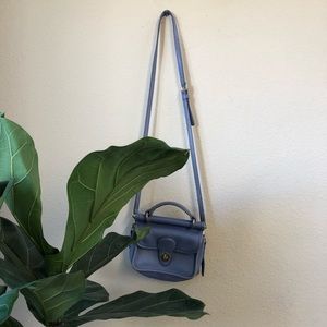 Vintage COACH periwinkle crossbody bag